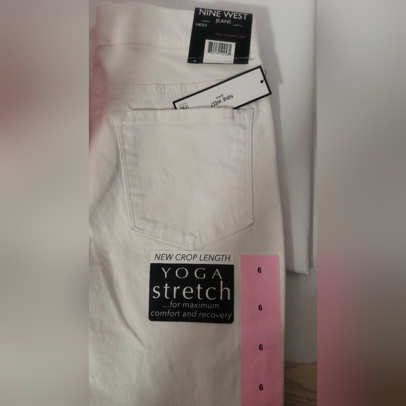 New Nine West / Pull On Yoga White Jeans / Size 6 - Picture 3 of 7